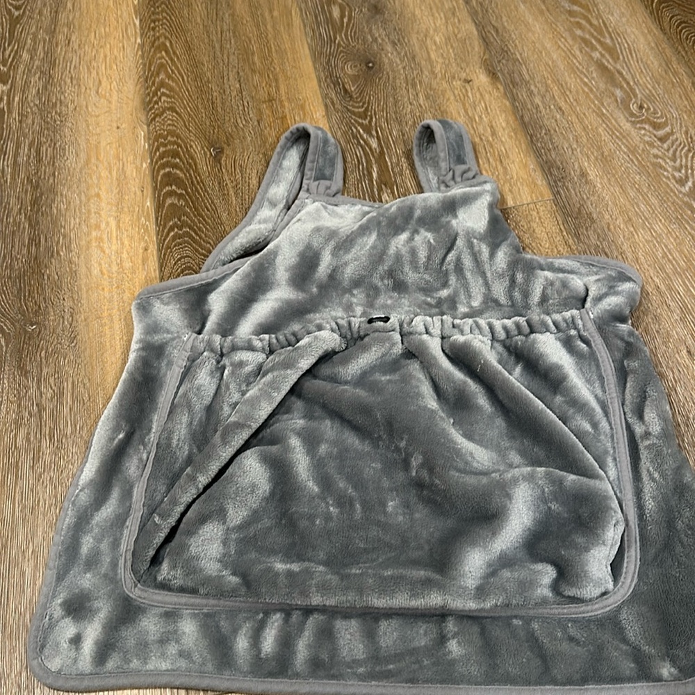 Cat/small pet pouch carrier